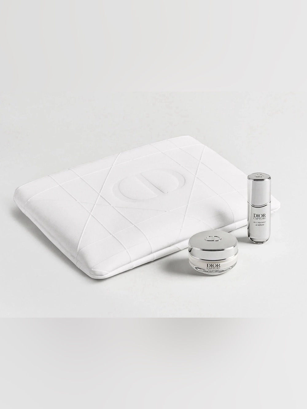 NEW RELEASE DIOR LARGE WHITE POUCH & DELUXE TRAVEL SZ CAPTURE SERUM & DAY CREAM